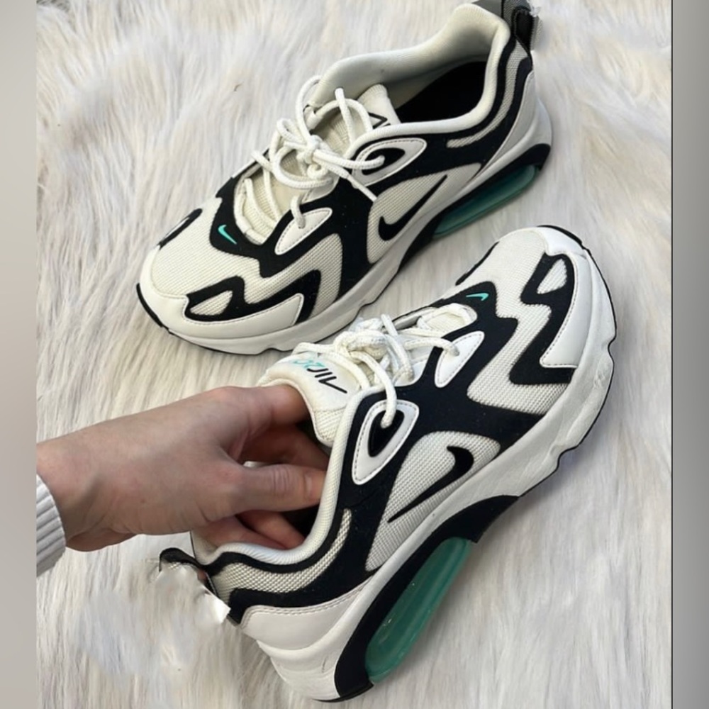 (SOLD) Woman’s air max 200 “dusty cactus”